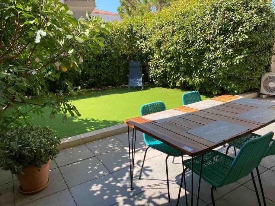 Tres Bel Appartement Contemporain Et Calme Fréjus Esterno foto